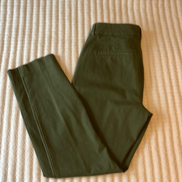 Old Navy Pants - Old Navy Pixie High Rise Slim Pants Size 4